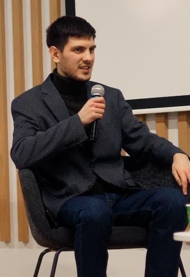 Андрій Семенов